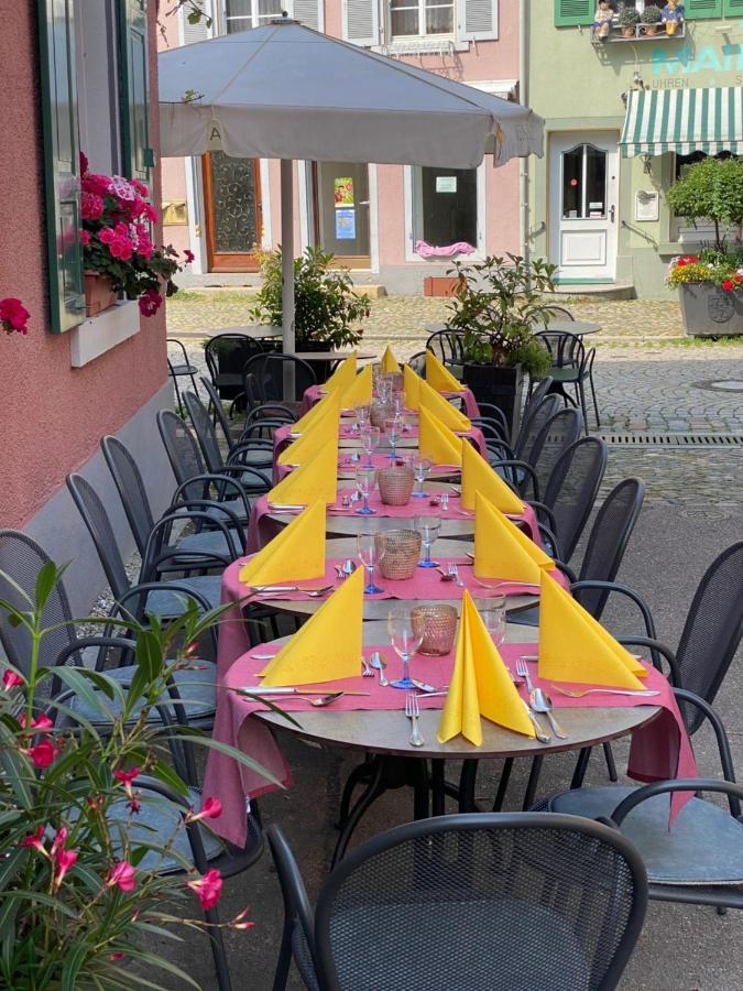 Gasthaus Zum Hirschen Staufen Exterior foto