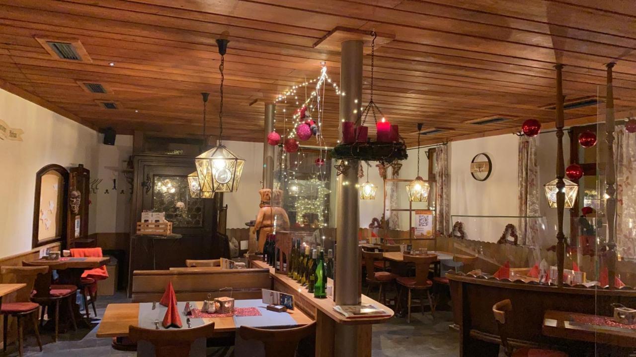 Gasthaus Zum Hirschen Staufen Exterior foto