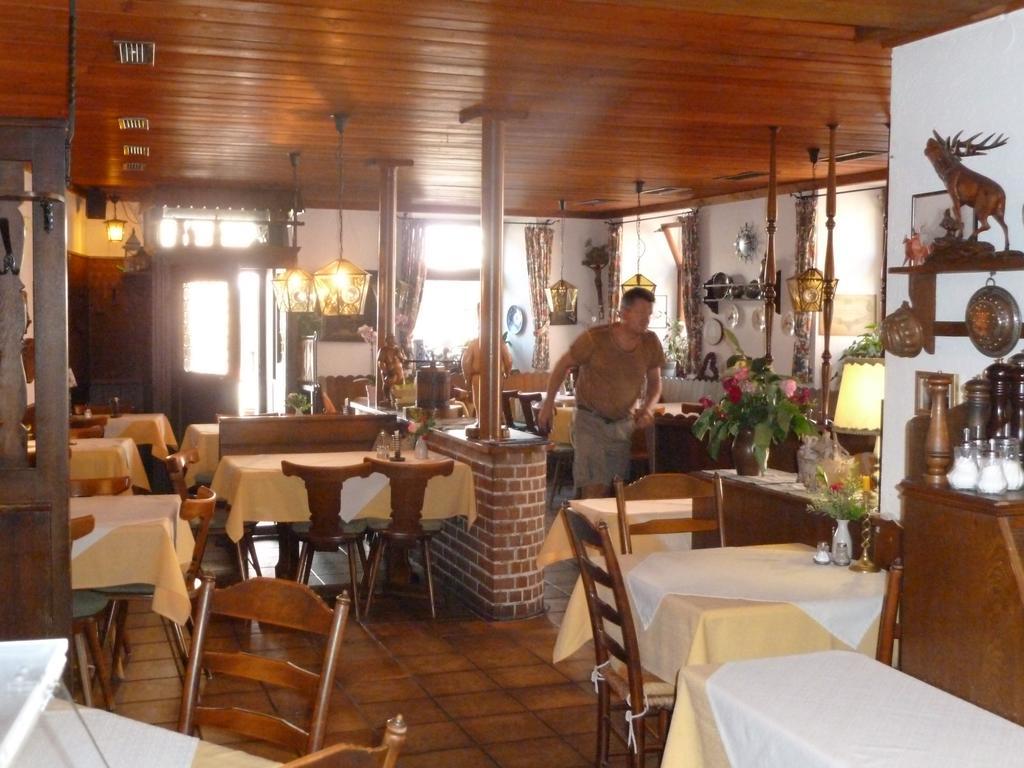 Gasthaus Zum Hirschen Staufen Exterior foto