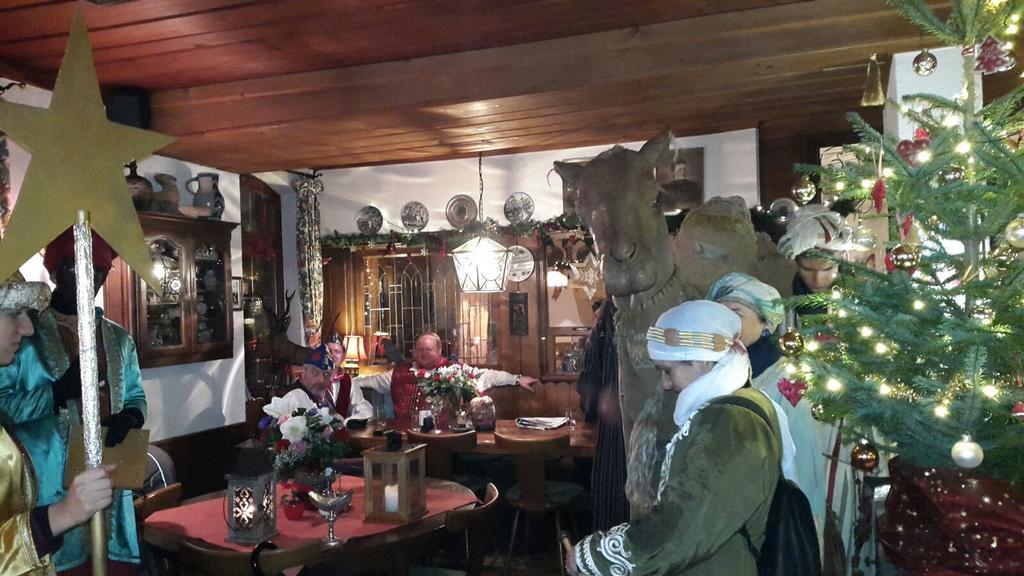 Gasthaus Zum Hirschen Staufen Exterior foto