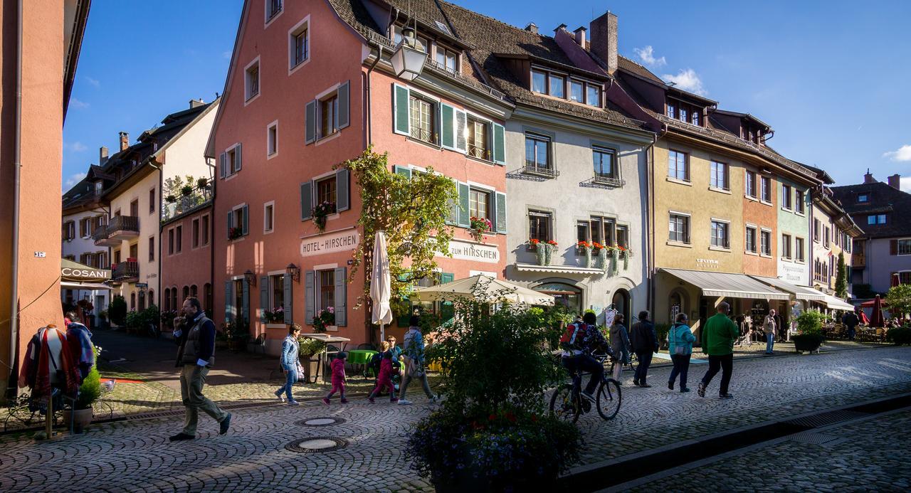 Gasthaus Zum Hirschen Staufen Exterior foto